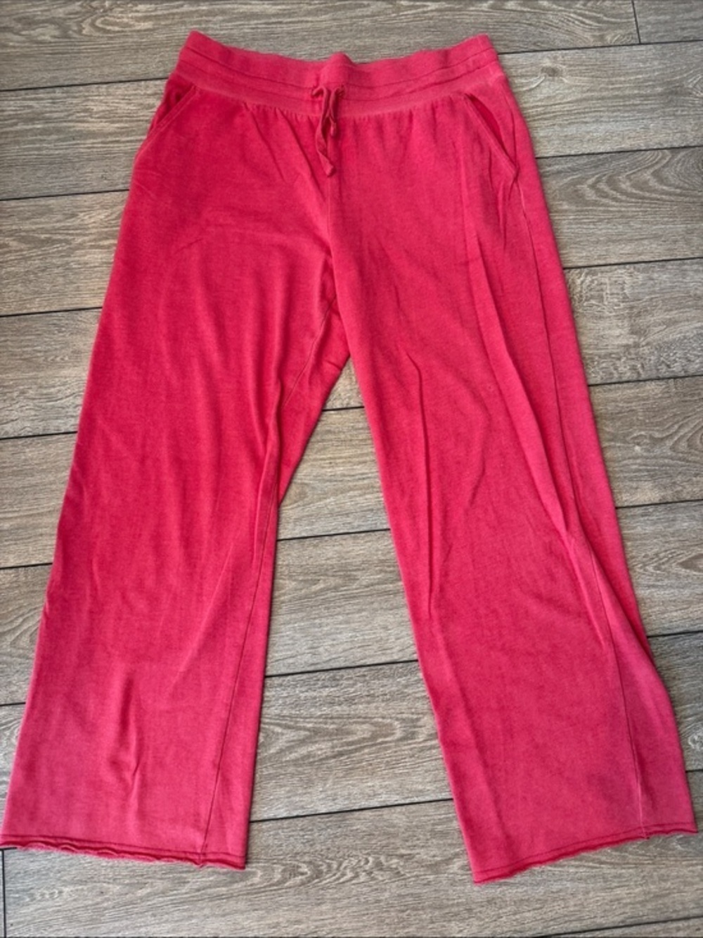 L Colsie Women's Red Wide-Leg Track Pants GOOD read